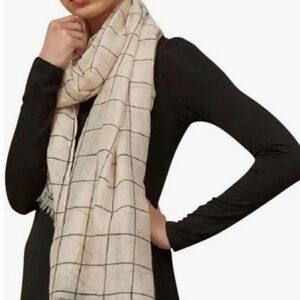 NWOT Rachel Pally Chic Cream Checkered Lightweight‎ Scarf
